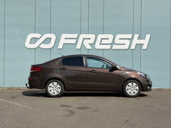 2015 Kia Rio III Рестайлинг, коричневый, 700000 рублей - вид 5