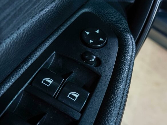 2010 BMW 1 серии 118i I (E81/E82/E87/E88) Рестайлинг, чёрный, 648000 рублей - вид 13