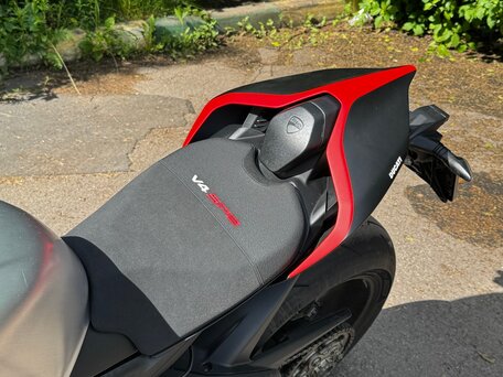 2023 Ducati Streetfighter V4, серый, 3300000 рублей, вид 5