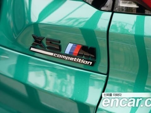 2025 BMW X5 M Competition III (F95) Рестайлинг, зелёный - вид 13