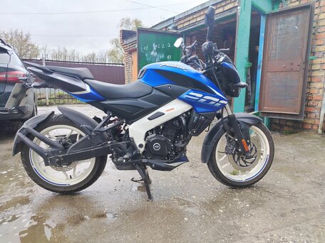 2021 Bajaj Pulsar NS 200, синий, 250000 рублей, вид 2