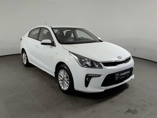 2019 Kia Rio IV, белый, 1450800 рублей, вид 3