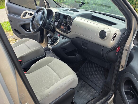 2008 Peugeot Partner II, бежевый, 435000 рублей - вид 8