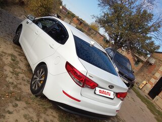 2017 Kia Rio III Рестайлинг, белый, 1050000 рублей, вид 3