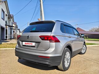 2019 Volkswagen Tiguan II, серебристый, 2650000 рублей, вид 2