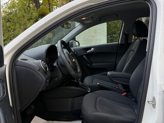 2014 Audi A1 I (8X), белый, 900000 рублей, вид 5