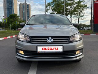 2018 Volkswagen Polo V Рестайлинг, серебристый, 1130000 рублей, вид 2