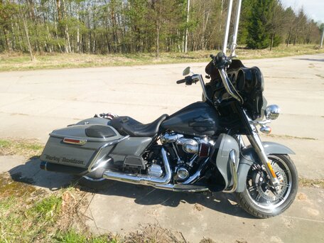 2017 Harley-Davidson Electra Glide, серый, 1399000 рублей, вид 3