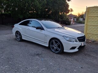 2011 Mercedes-Benz E-Класс 250 5G-Tronic IV (W212, S212, C207), белый, 1350000 рублей, вид 4