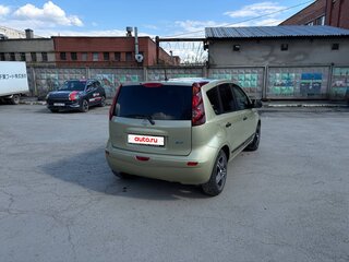 2010 Nissan Note I Рестайлинг, бежевый, 500000 рублей, вид 4