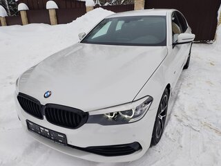 2017 BMW 5 серии 520d VII (G30/G31/G38), белый, 2600000 рублей, вид 4