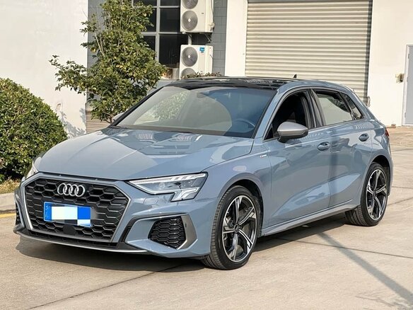 2023 Audi A3 Sportback 35 TFSI IV (8Y), серый, 2650000 рублей