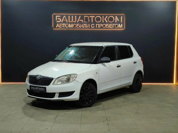 2011 Skoda Fabia II Рестайлинг, белый - вид 1