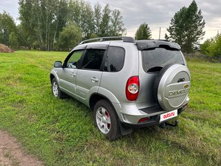 2012 Chevrolet Niva I Рестайлинг, серебристый, 650000 рублей, вид 4