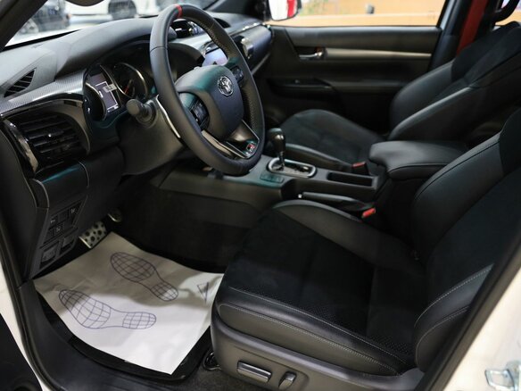 2025 Toyota Hilux VIII Рестайлинг 2, белый - вид 8