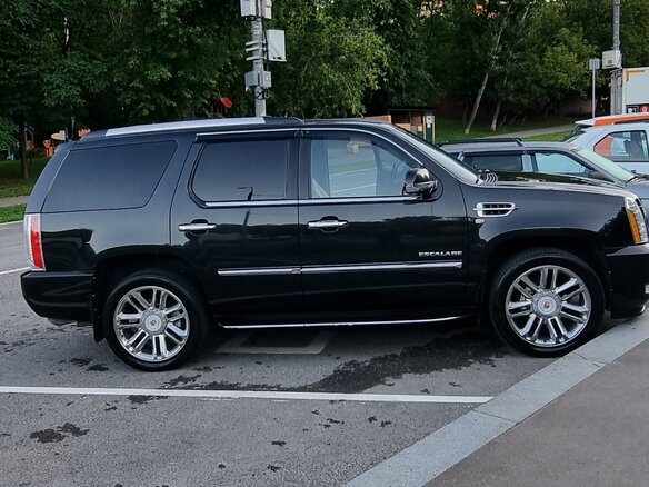 2011 Cadillac Escalade III, чёрный, 2400000 рублей - вид 6