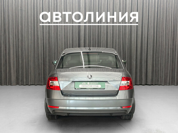 2018 Skoda Octavia III (A7) Рестайлинг, серый - вид 2