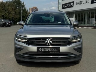 2021 Volkswagen Tiguan II Рестайлинг, серый, 2490000 рублей, вид 2