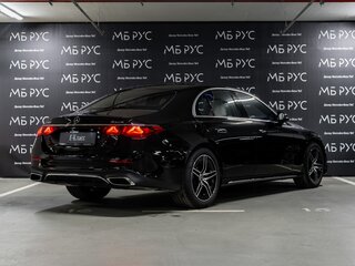 2025 Mercedes-Benz E-Класс 300 VI (W214, S214), чёрный, 9724000 рублей, вид 4