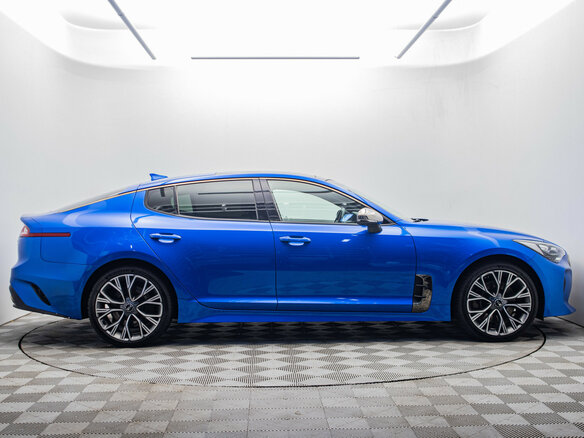 2018 Kia Stinger I, синий, 2843000 рублей - вид 1