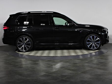 2024 BMW X7 40d I (G07) Рестайлинг, чёрный, 17900000 рублей, вид 4