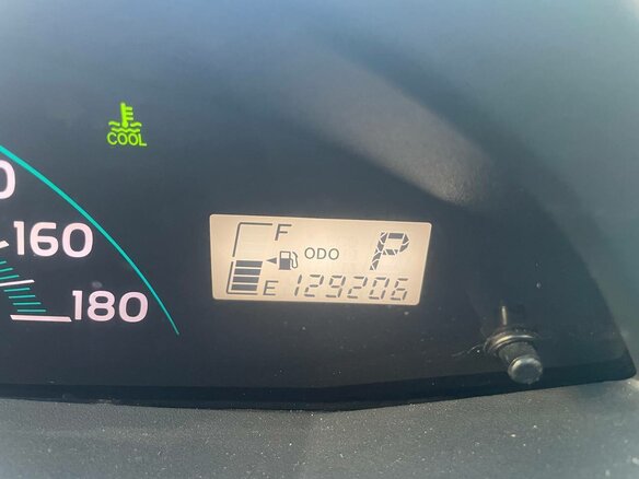 2005 Toyota Vitz II (XP90), серый, 500000 рублей - вид 4