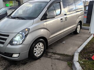 2016 Hyundai Grand Starex I Рестайлинг, серый, 1980000 рублей, вид 1