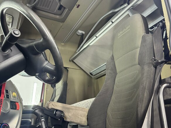 2012 DAF XF 105, красный, 3200000 рублей - вид 3