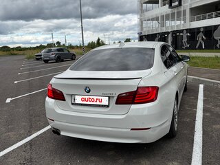 2010 BMW 5 серии 528i VI (F10/F11/F07), белый, 1450000 рублей, вид 3