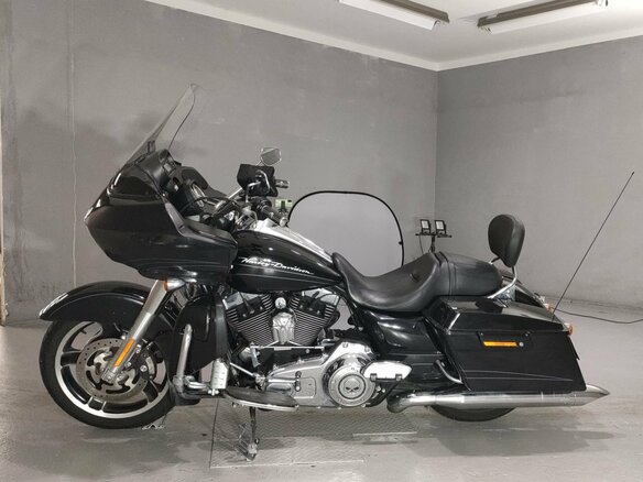 2013 Harley-Davidson Road Glide, чёрный, 1080000 рублей - вид 2