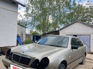 1997 Mercedes-Benz E-Класс 280 II (W210, S210), серый, 175000 рублей, вид 1