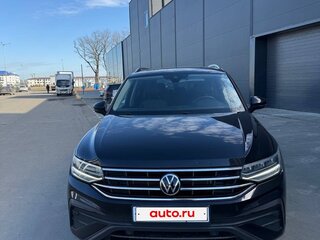 2022 Volkswagen Tiguan Allspace II Рестайлинг, чёрный, 2800000 рублей, вид 2