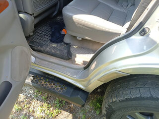 2006 Toyota Land Cruiser 100 Series Рестайлинг 2, серебристый, 2350000 рублей, вид 5