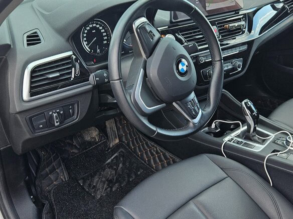 2021 BMW 1 серии 120i III (F52) Рестайлинг, белый, 2500000 рублей - вид 7