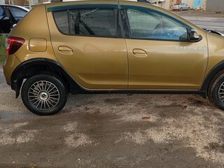 2017 Renault Sandero Stepway II, зелёный, 680000 рублей, вид 3