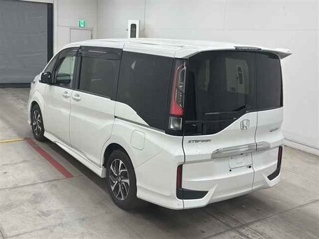 2021 Honda Stepwgn Spada V Рестайлинг, белый, 2150030 рублей, вид 3