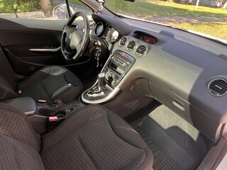 2011 Peugeot 308 I Рестайлинг, белый, 550000 рублей, вид 5