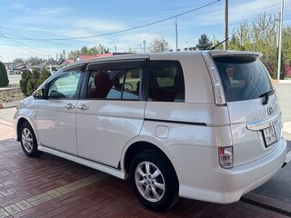 2014 Toyota ISis I Рестайлинг, белый, 1450000 рублей, вид 4