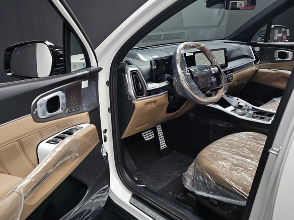 2025 Kia Sorento IV Рестайлинг, белый, 8077700 рублей - вид 10