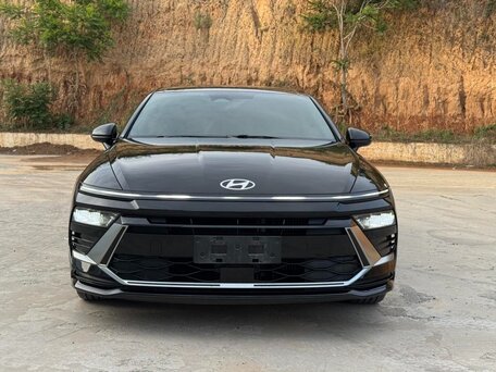 2025 Hyundai Sonata VIII (DN8) Рестайлинг, чёрный, 2980000 рублей, вид 4
