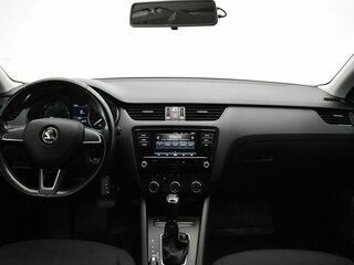 2020 Skoda Octavia III (A7) Рестайлинг, белый, 1885000 рублей, вид 5