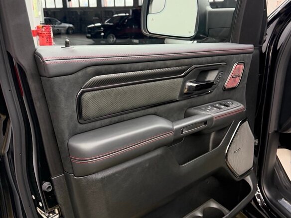 2025 Ram 1500 RHO V Рестайлинг, чёрный - вид 36