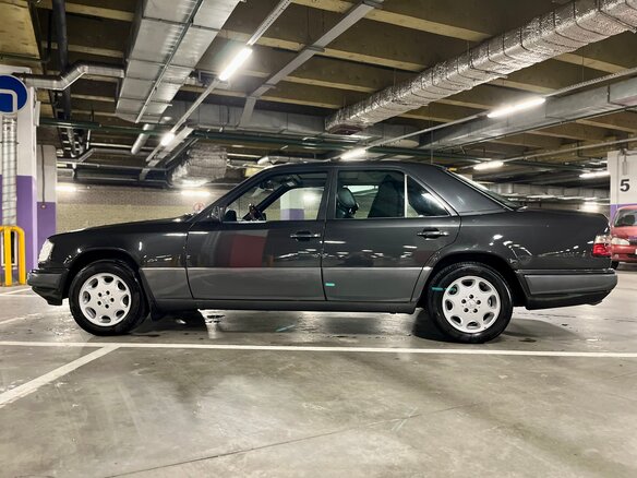 1994 Mercedes-Benz E-Класс 320 I (W124), чёрный, 1190000 рублей - вид 5