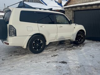 2001 Mitsubishi Montero III, белый, 670000 рублей, вид 4