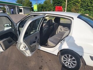 2004 Renault Symbol I Рестайлинг, белый, 280000 рублей, вид 5