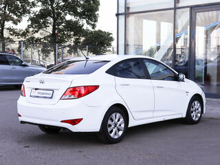 2016 Hyundai Solaris I Рестайлинг, белый, 774000 рублей, вид 4