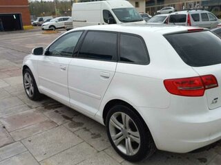 2011 Audi A3 II (8P) Рестайлинг 2, белый, 780000 рублей, вид 4