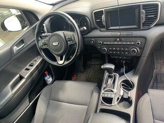 2017 Kia Sportage IV, чёрный, 1800000 рублей, вид 5