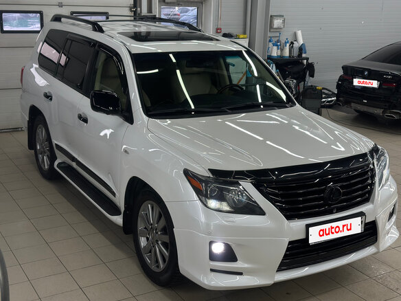 2010 Lexus LX 570 III, белый, 3400000 рублей - вид 1