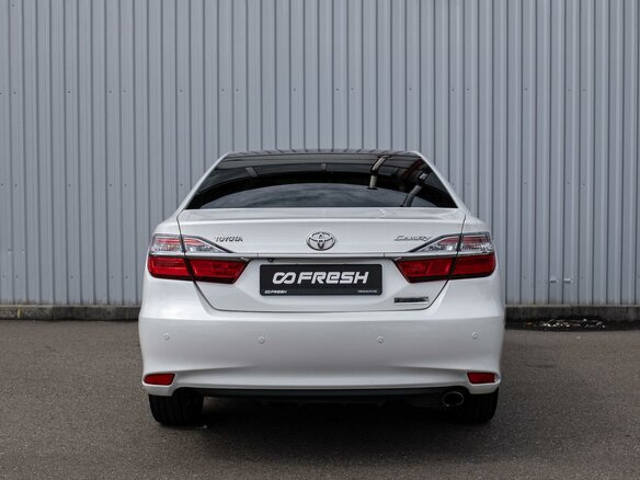 2016 Toyota Camry VII (XV50) Рестайлинг, белый, 2639000 рублей - вид 3